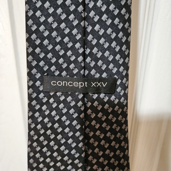 Mens Concept XXV - Picture 2 of 2